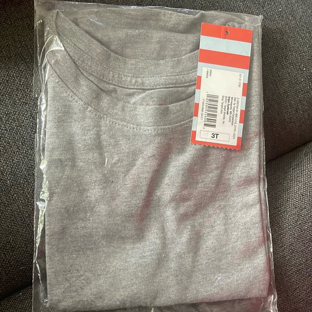 Grey shirt boys